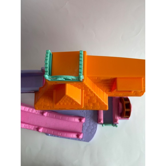 Fisher Price Little People Belle's Klip Klop Cottage Playset Beauty & the Beast - Picture 7 of 11